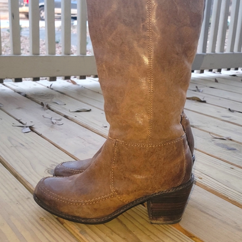 Vintage Frye Boots - Picture 2 of 9